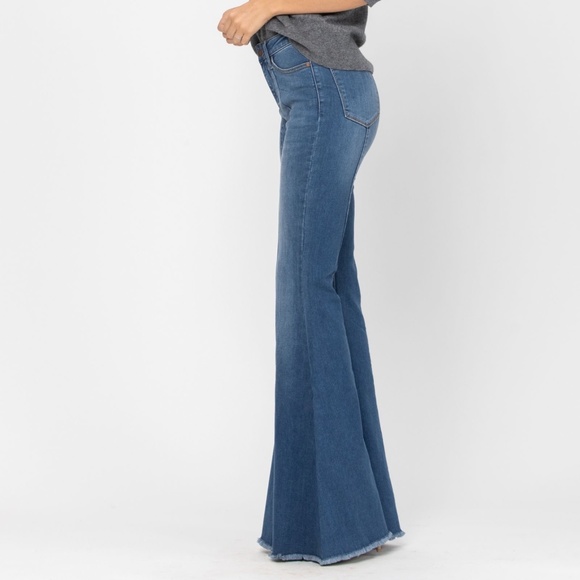 Last 1- Store Closing‼️ High Rise Flare Jeans - Picture 6 of 12